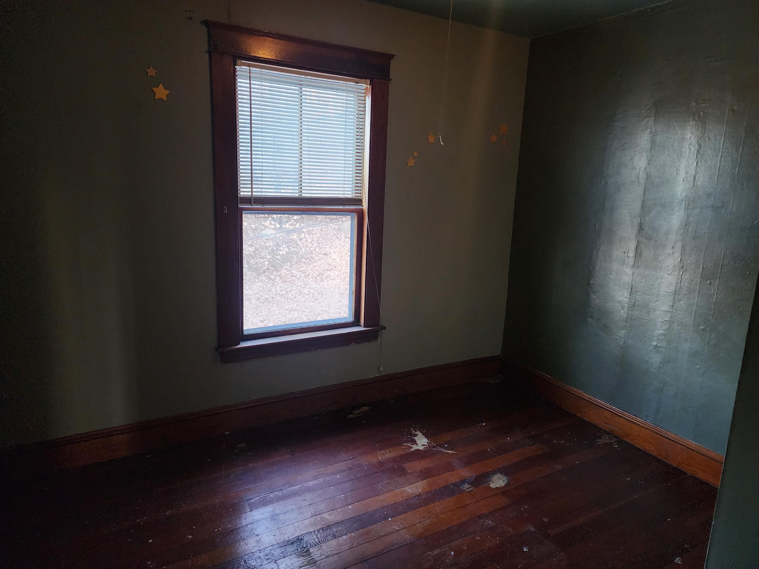 7 Beacon Street Livermore Falls, ME 04254 - Photo 16 of 19 20251120_075520