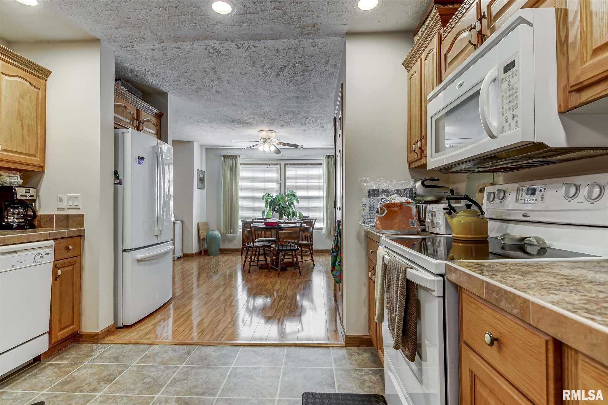 2800 Vía Rosso, Unit 121 Springfield, IL 62703 - Photo 3 of 14 Gallery Image 3
