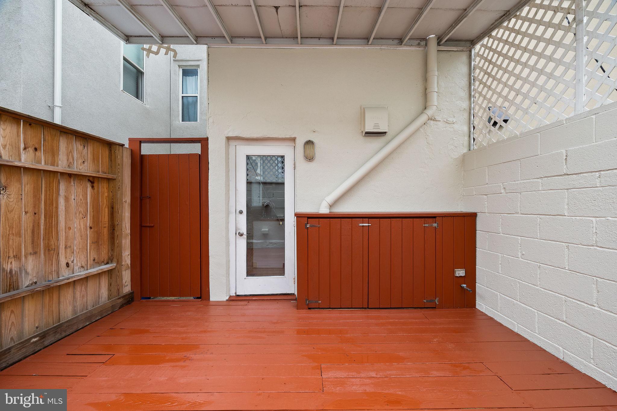 526 South LeCount Street Philadelphia, PA 19146 - Photo 23 of 51