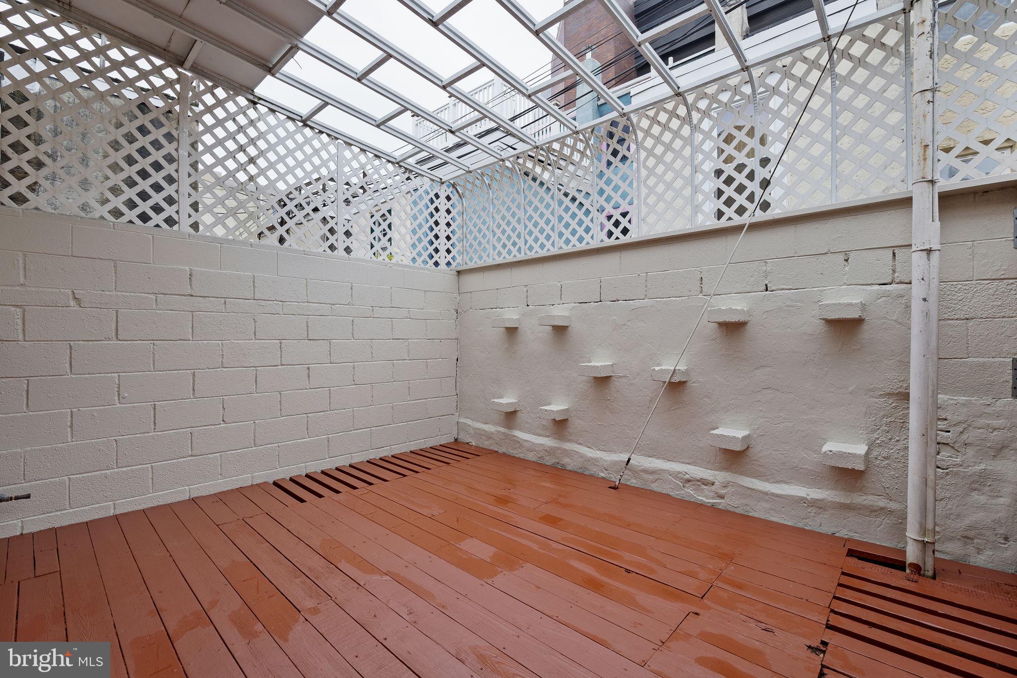 526 South LeCount Street Philadelphia, PA 19146 - Photo 25 of 51