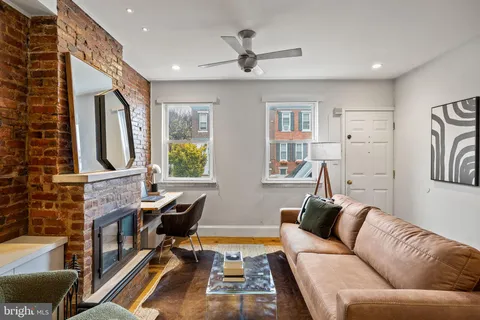 $550,000 | 526 South LeCount Street, Philadelphia, PA 19146