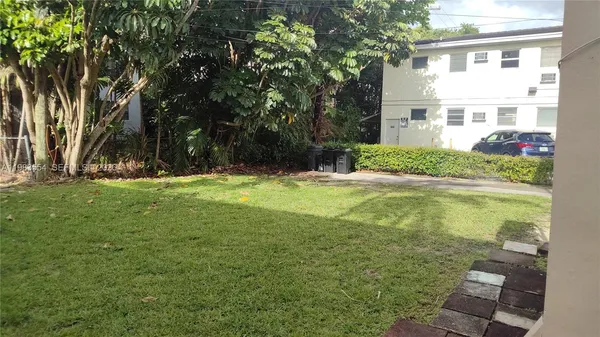 $2,600 | 233 Madeira Avenue, Unit 1, Coral Gables, FL 33134