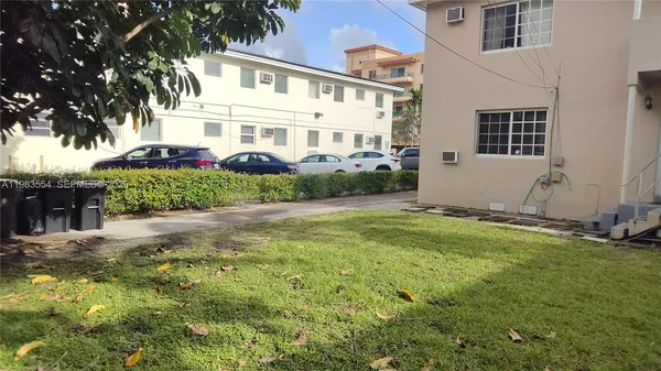 $2,600 | 233 Madeira Avenue, Unit 1, Coral Gables, FL 33134
