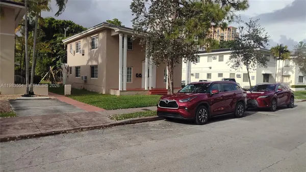 $2,600 | 233 Madeira Avenue, Unit 1, Coral Gables, FL 33134