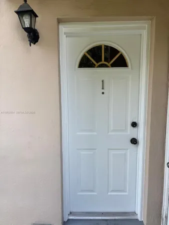 $2,600 | 233 Madeira Avenue, Unit 1, Coral Gables, FL 33134