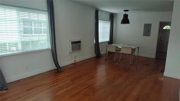 $2,600 | 233 Madeira Avenue, Unit 1, Coral Gables, FL 33134