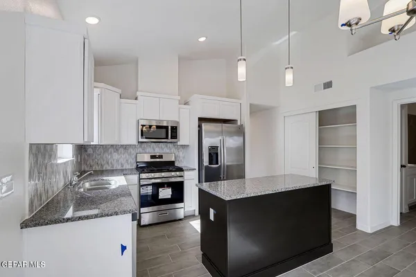 $257,950 | 13147 Emerald Hls Avenue, Horizon City, TX 79928