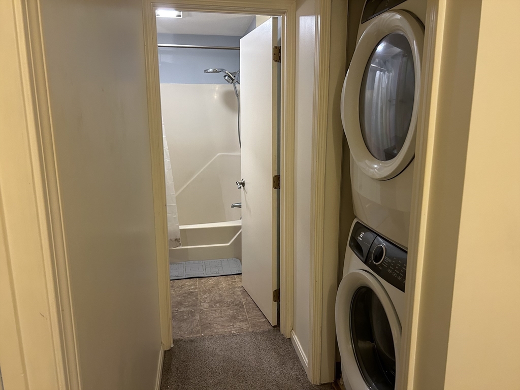 810 Lawrence Street, Unit C Lowell, MA 01852 - Photo 17 of 20