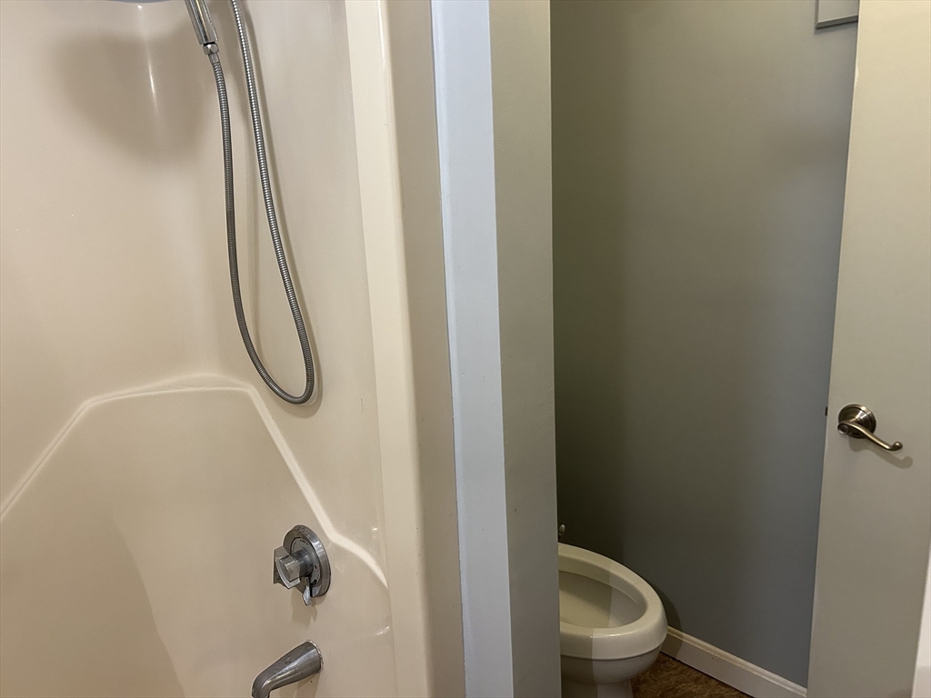 810 Lawrence Street, Unit C Lowell, MA 01852 - Photo 18 of 20