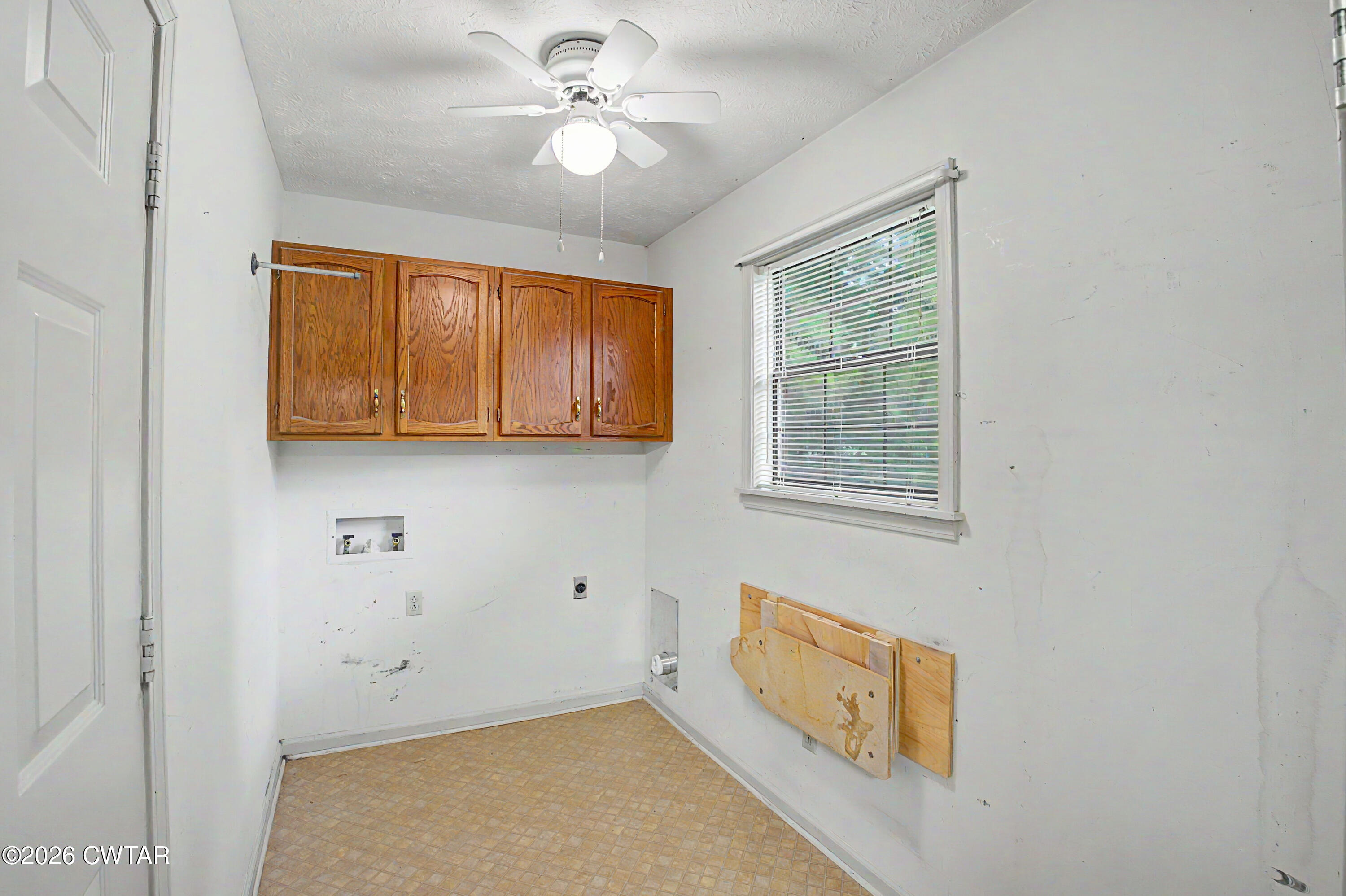 1074 Old Humboldt Road Jackson, TN 38305 - Photo 10 of 20 Laundry Room