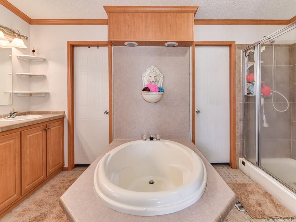 324 Justice Ridge Road Candler, NC 28715 - Photo 11 of 20 Gallery Image 11
