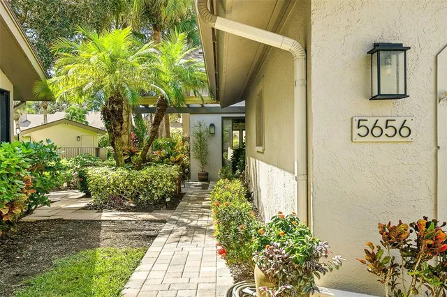 $599,000 | 5656 Pipers Waite, Unit 34, Sarasota, FL 34235
