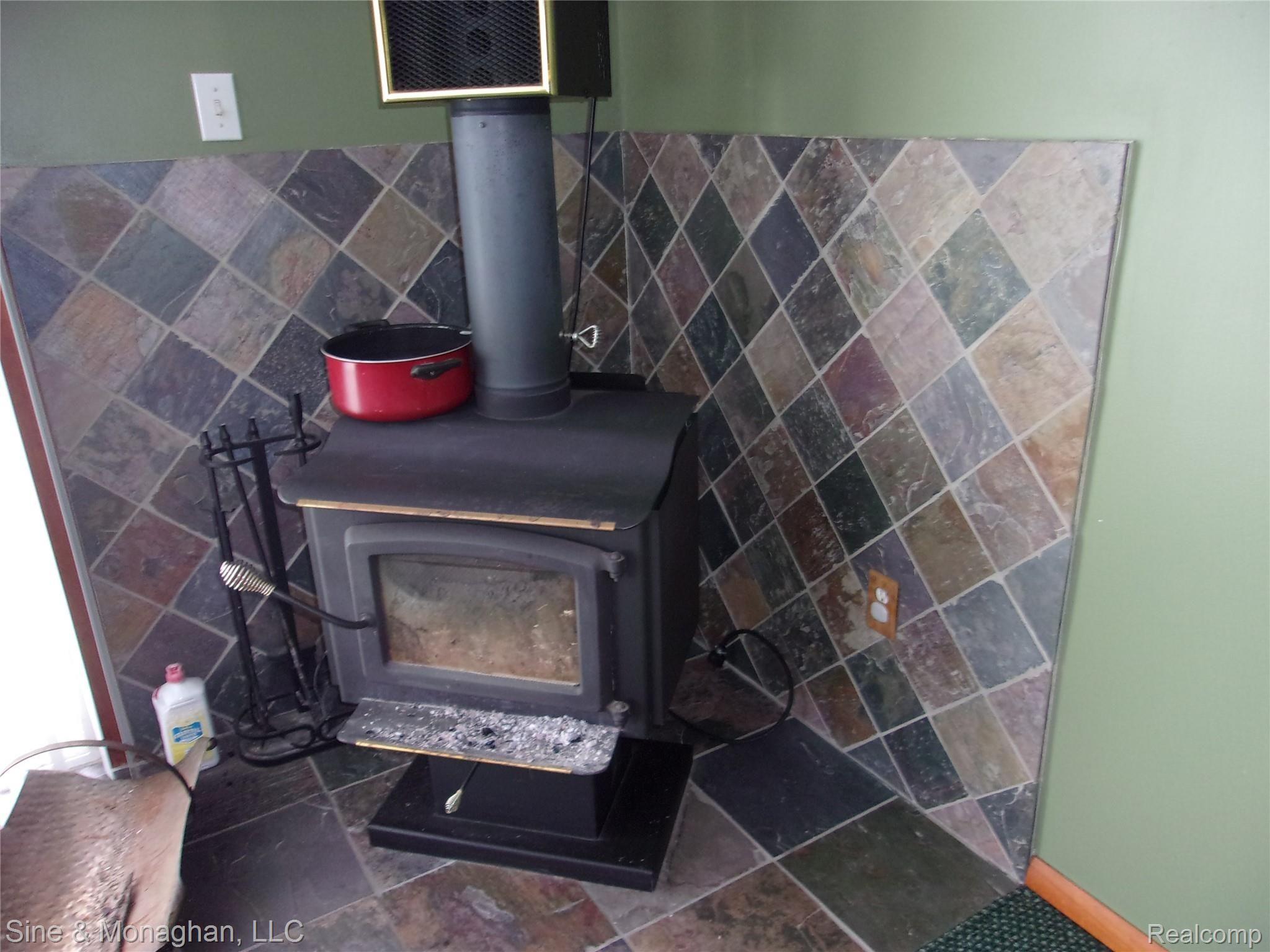 1924 Hickory Road Smiths Creek, MI 48074 - Photo 30 of 36 100_0710.JPG
