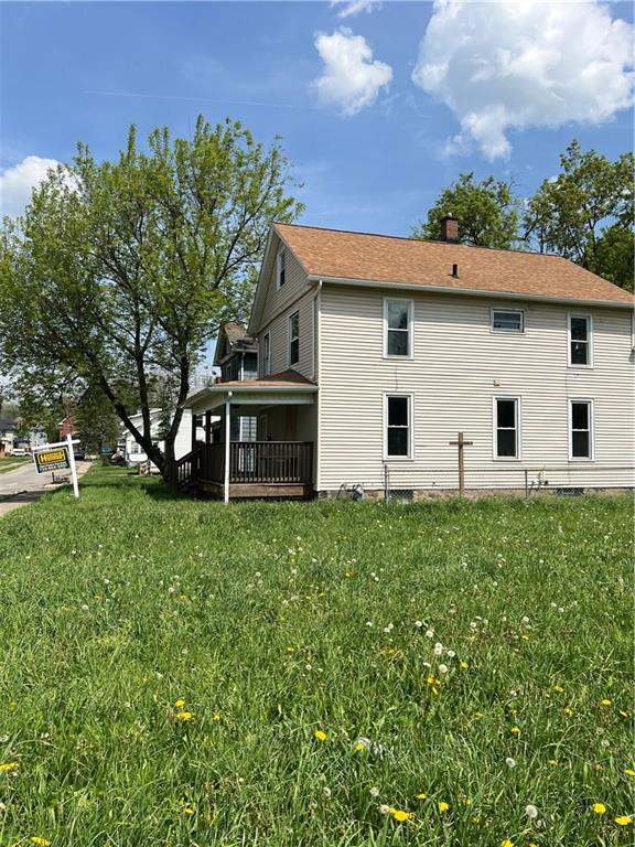 627 Raymond Street New Castle, PA 16101 - Photo 2 of 3