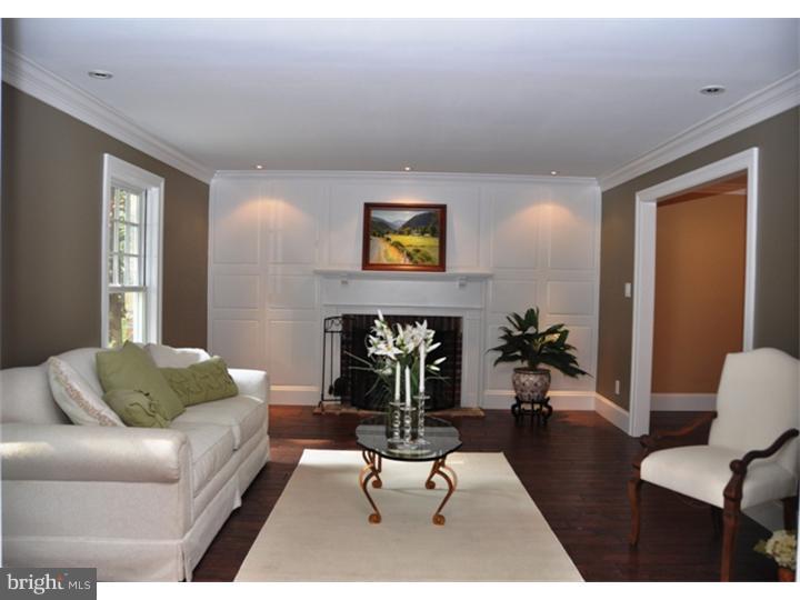 517 Watch Hill Road Villanova, PA 19085 - Photo 5 of 25 Living Room