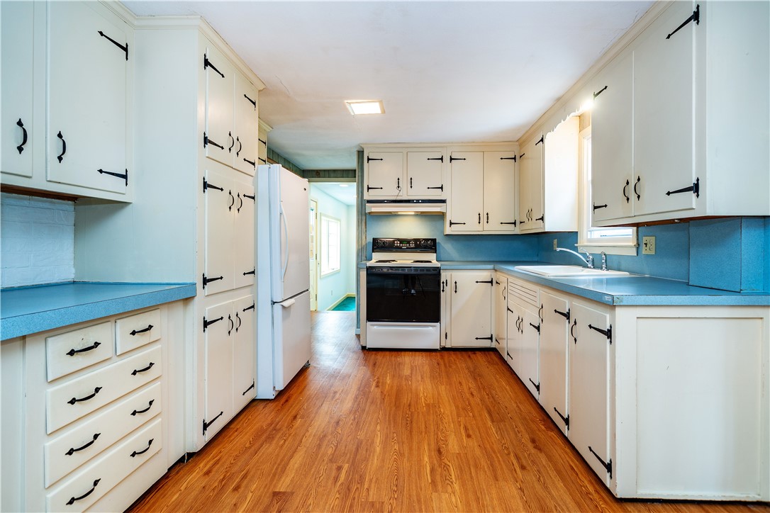 69 Douglas Road Warwick, RI 02886 - Photo 17 of 50
