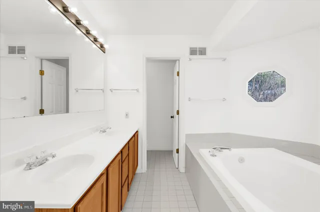 $530,000 | 203 Lake Coventry Drive, Frederick, MD 21702