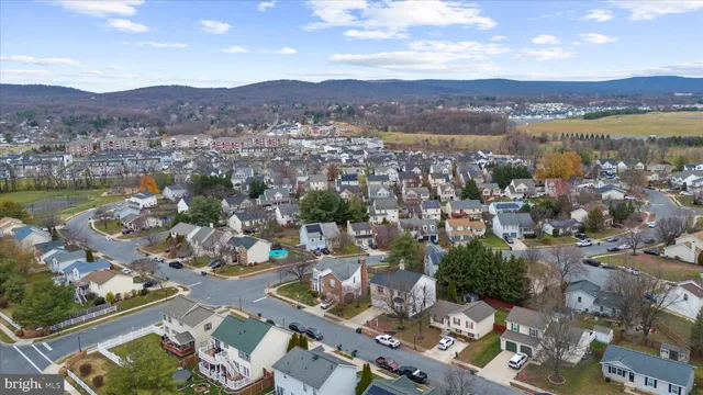 $530,000 | 203 Lake Coventry Drive, Frederick, MD 21702