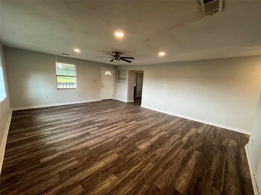 824 Nob Hill Road Quinlan, TX 75474 - Photo 4 of 13 living room