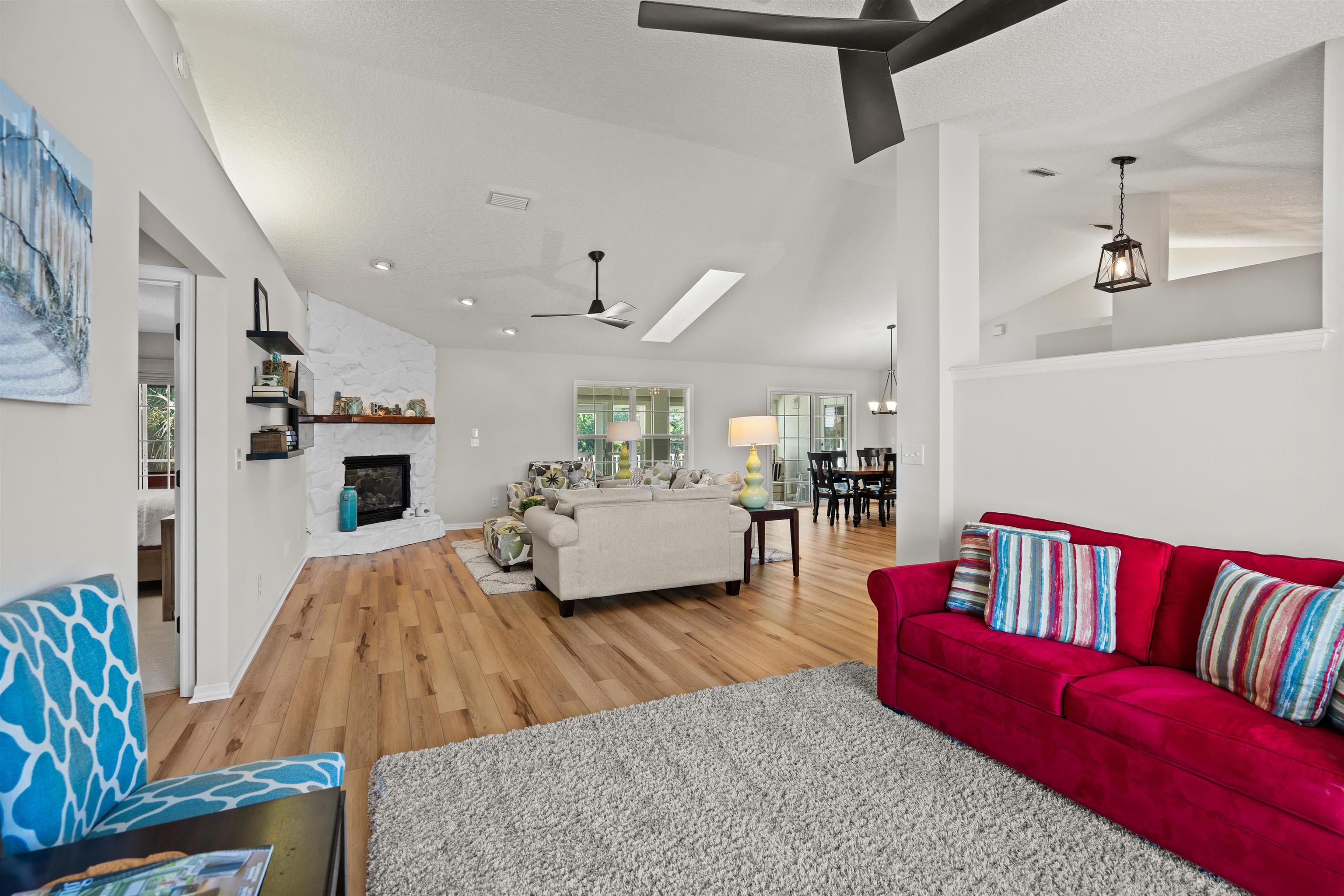 21 Ocean Trace Road St. Augustine, FL 32080 - Photo 22 of 48 a living room with furniture