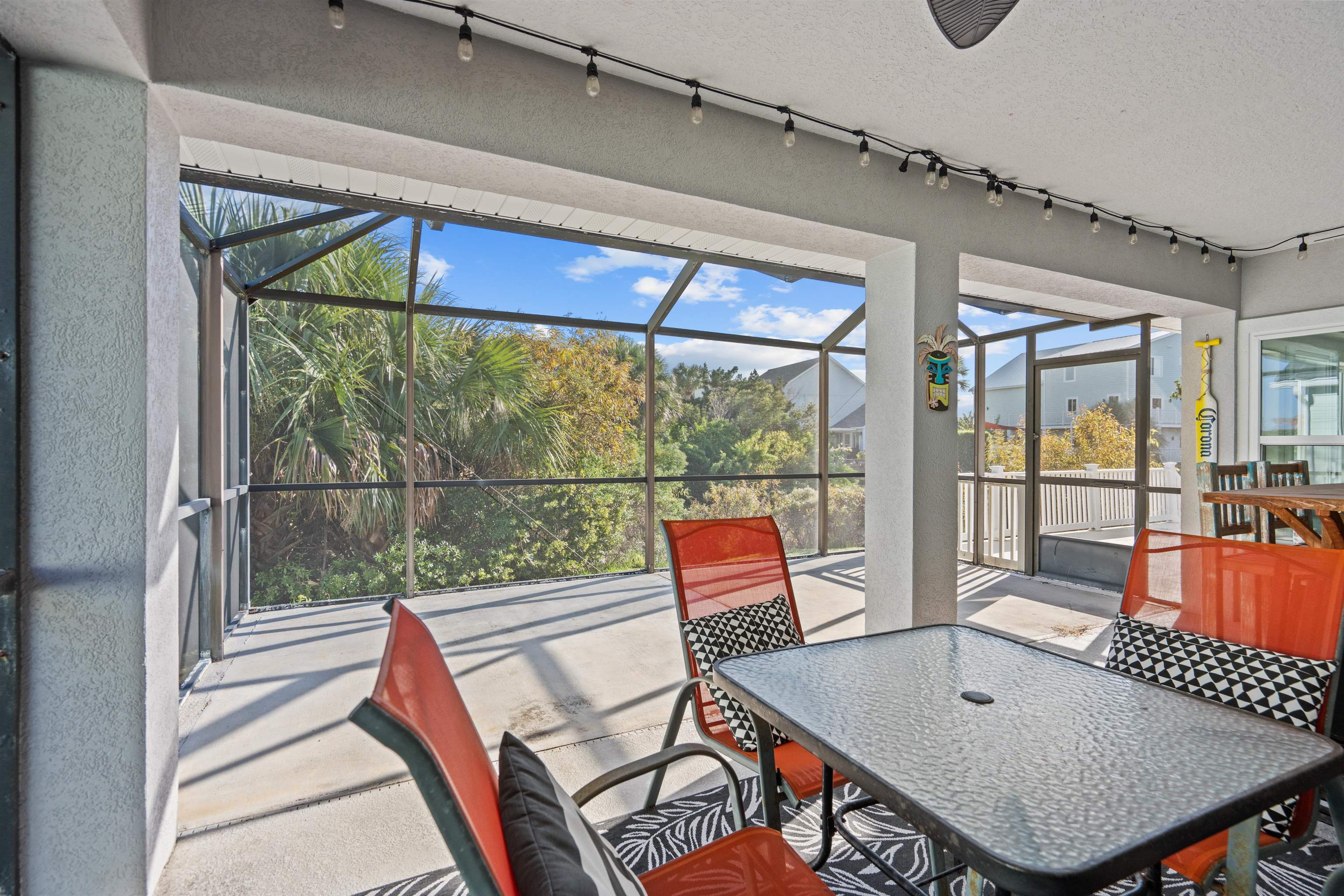 21 Ocean Trace Road St. Augustine, FL 32080 - Photo 41 of 48 a living room with a large window