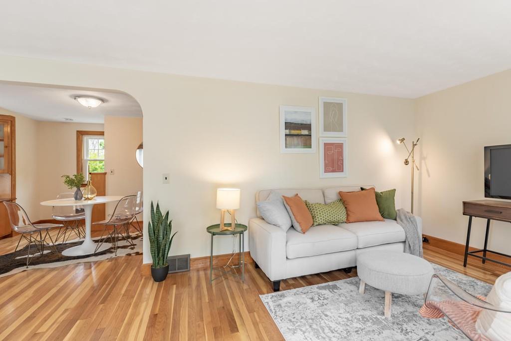 20 Mt Zion Road Melrose, MA 02176 - Photo 4 of 28 Gallery Image 4