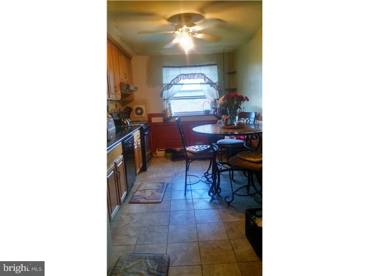 3805 Salina Road Philadelphia, PA 19154 - Photo 5 of 8 Kitchen