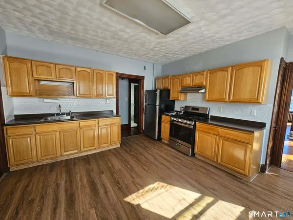 $1,700 | 103 Campfield Avenue, Hartford, CT 06114