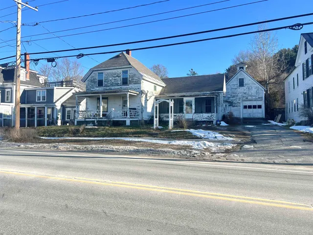 $250,000 | 120 South Main Street, Newport, NH 03773