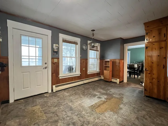 $250,000 | 120 South Main Street, Newport, NH 03773