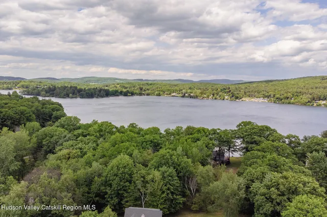 $635,000 | 47 Cherokee Drive, Hillsdale, NY 12529