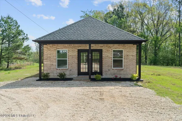 $295,000 | 35 Mockingbird Road, Byhalia, MS 38611