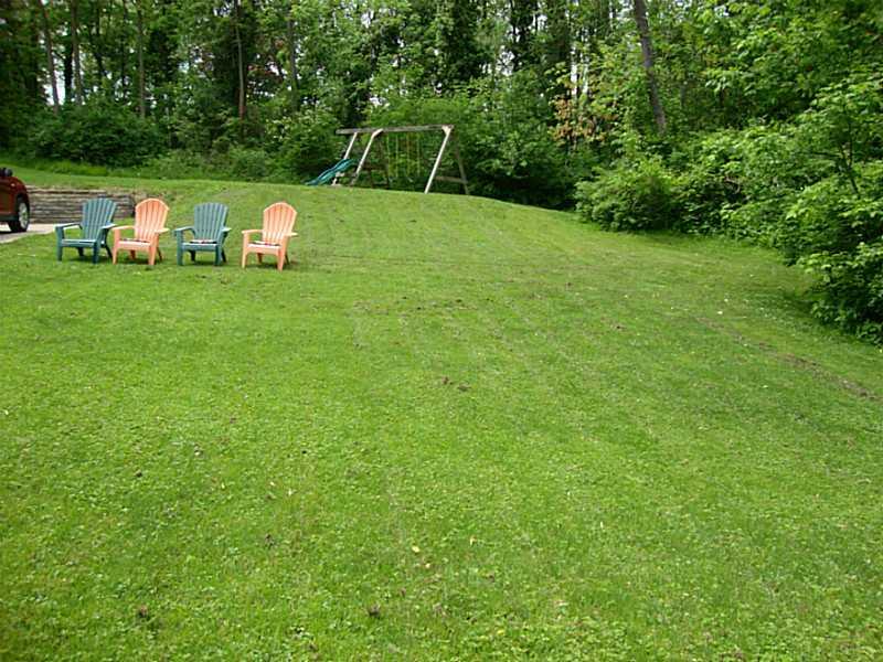 282 McMurray Road Upper St. Clair, PA 15241 - Photo 14 of 25 Yard/Garden. Side yard is large and level enough for plenty of athletic equipment or a garden.