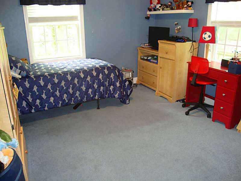 282 McMurray Road Upper St. Clair, PA 15241 - Photo 8 of 25 Bedroom. 2nd bedroom.