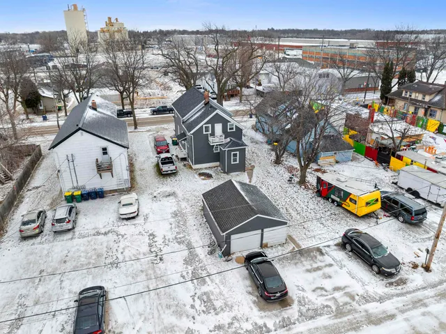 $289,900 | 1322 South Broadway, Green Bay, WI 54304