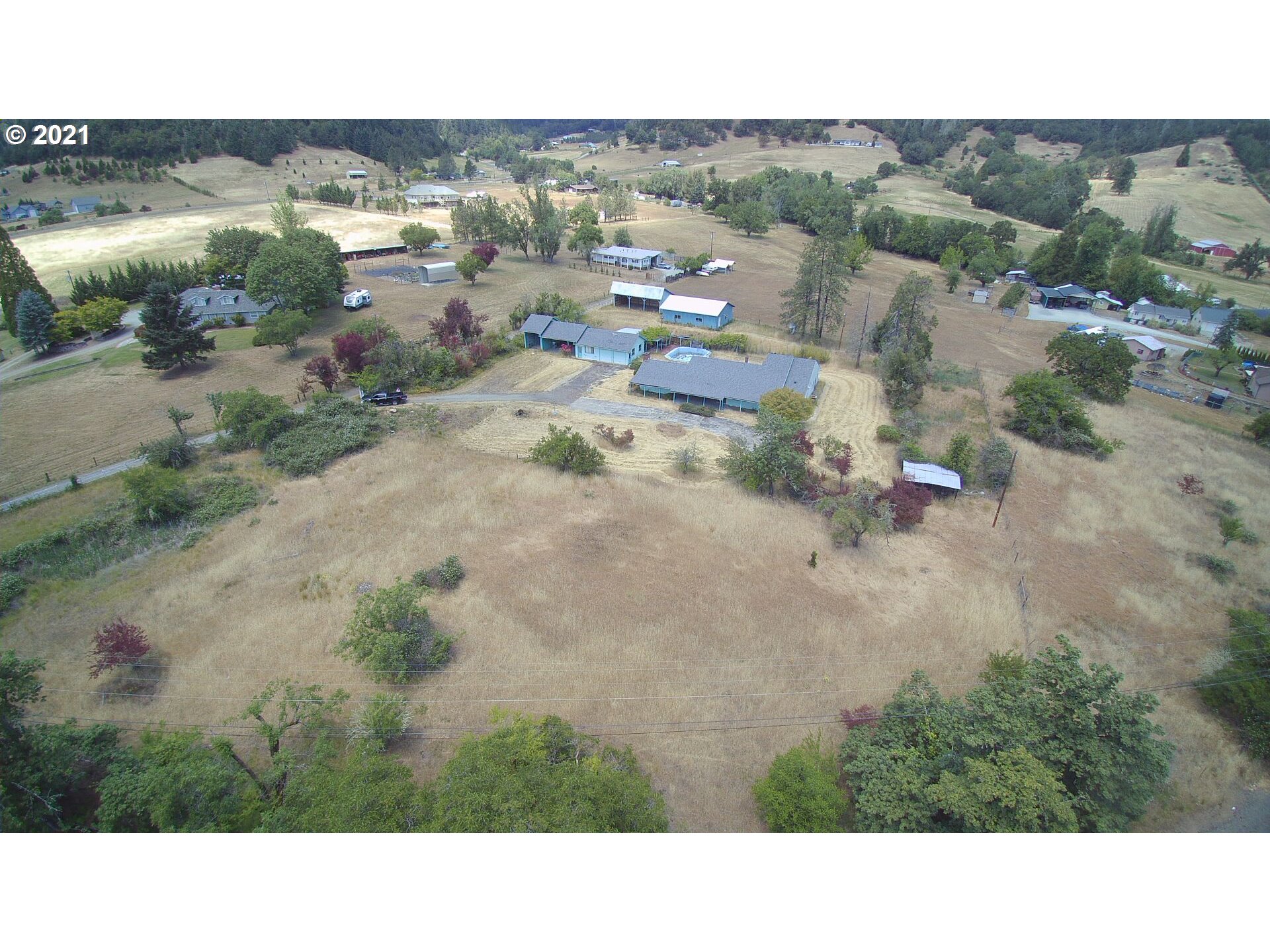 2088 North Myrtle Road Myrtle Creek, OR 97457 - Photo 2 of 32