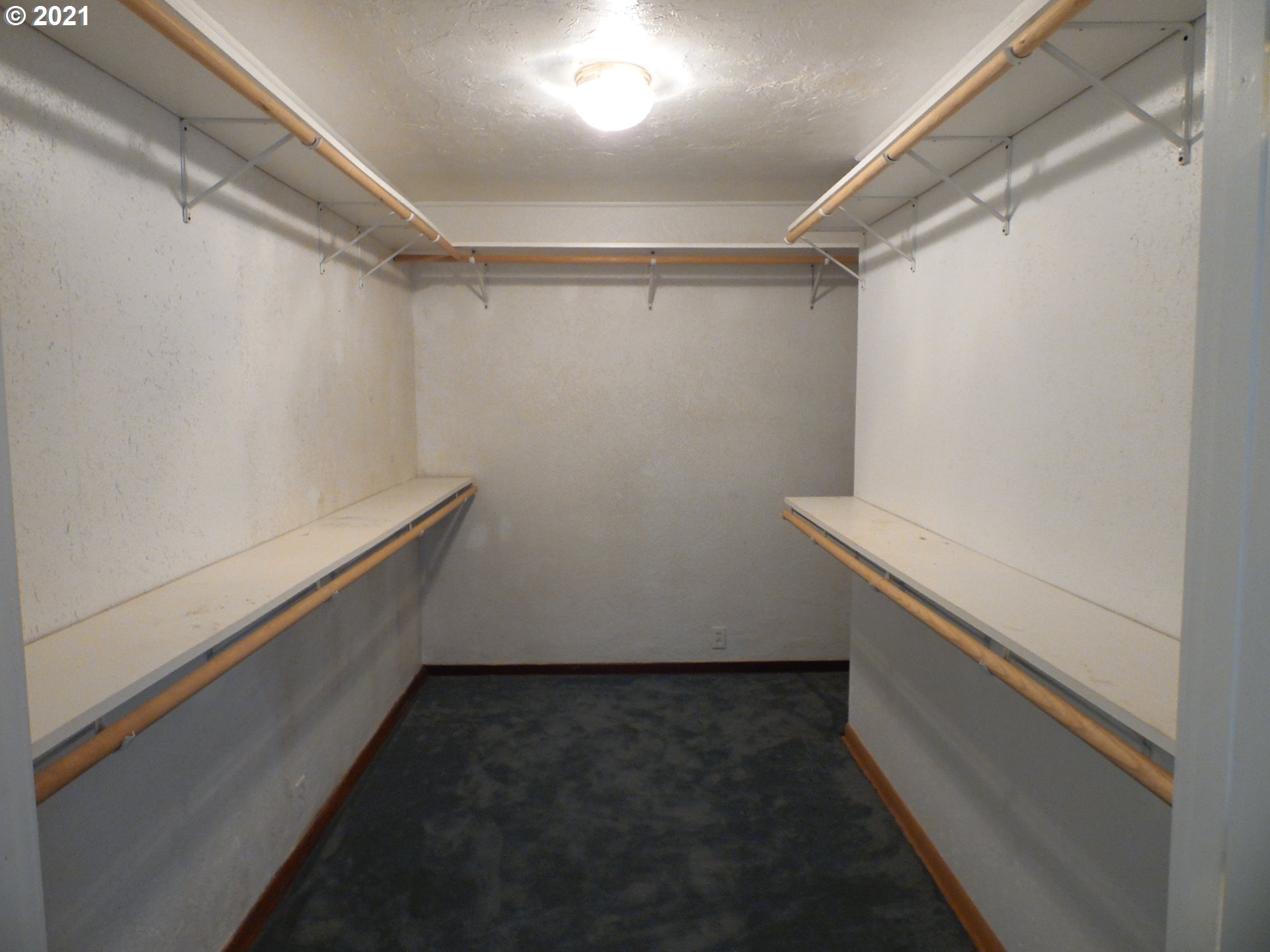 2088 North Myrtle Road Myrtle Creek, OR 97457 - Photo 32 of 32 a view of an empty walk in closet