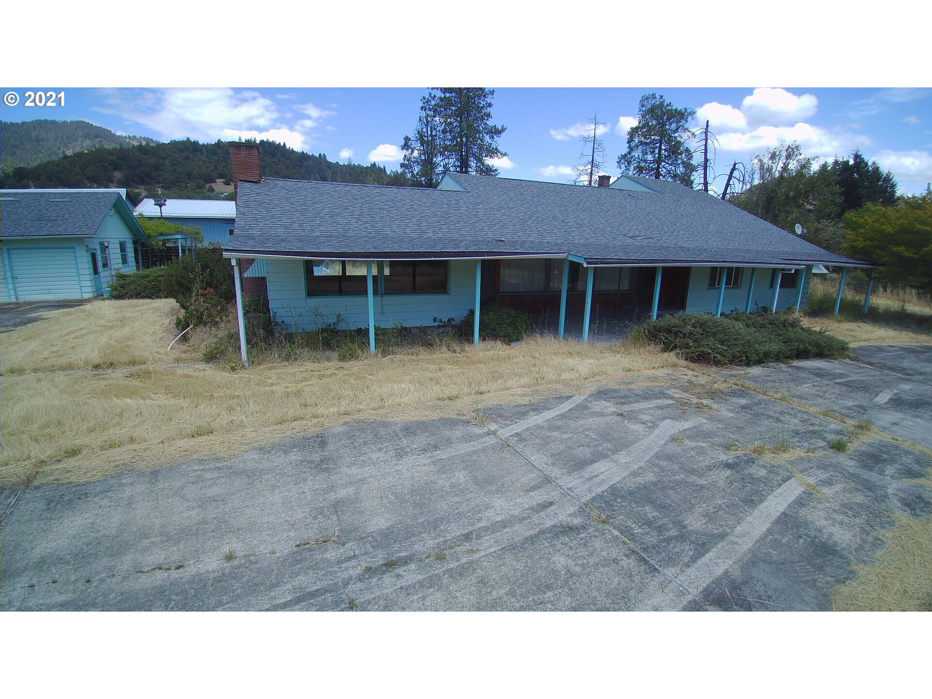 2088 North Myrtle Road Myrtle Creek, OR 97457 - Photo 7 of 32
