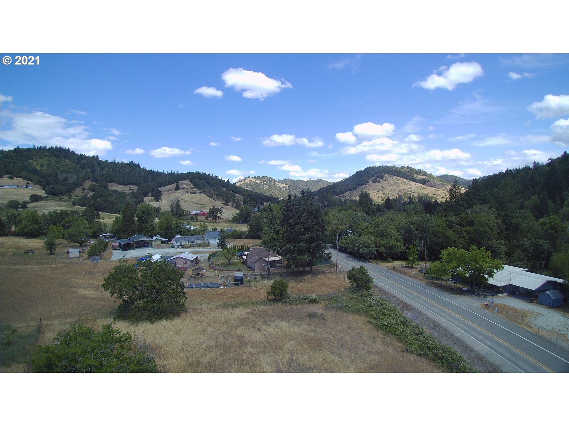 2088 North Myrtle Road Myrtle Creek, OR 97457 - Photo 9 of 32 a outdoor view having patio