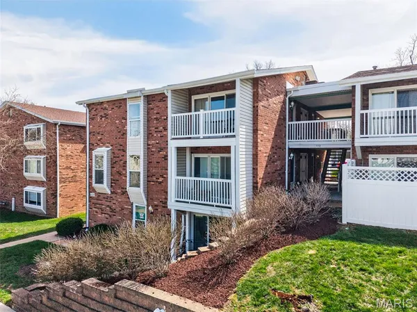 $169,900 | 530 Nirk Avenue, Unit F, St. Louis, MO 63122