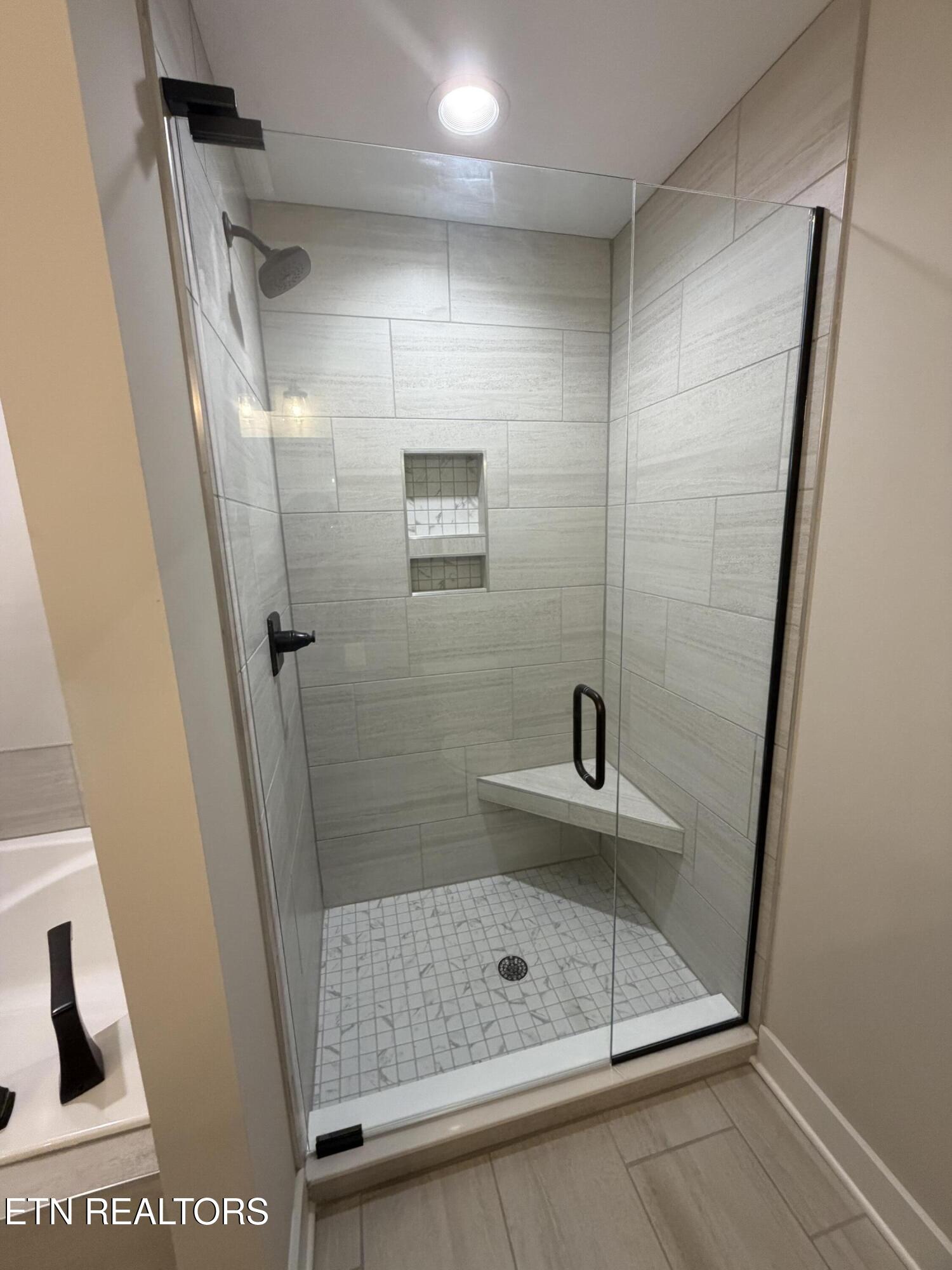 100 Kingberry Street, Unit LOT 1Q Oak Ridge, TN 37830 - Photo 16 of 43 IMG_1717