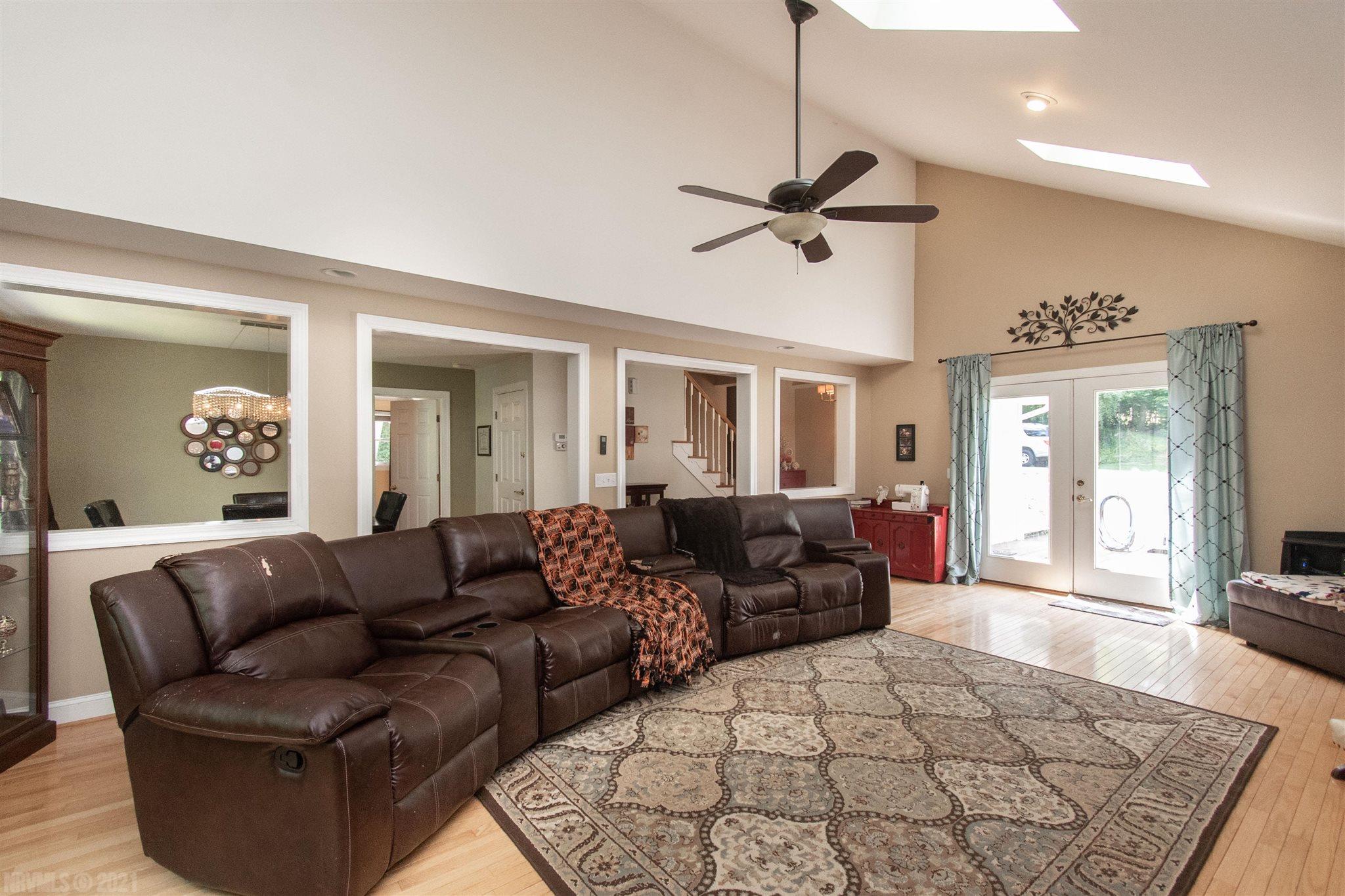 7425 River Bluff Road Radford, VA 24141 - Photo 10 of 51 Gallery Image 10