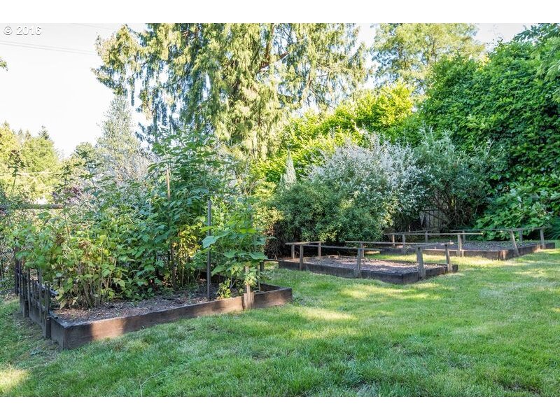 6026 Southwest Vermont Street Portland, OR 97219 - Photo 24 of 24
