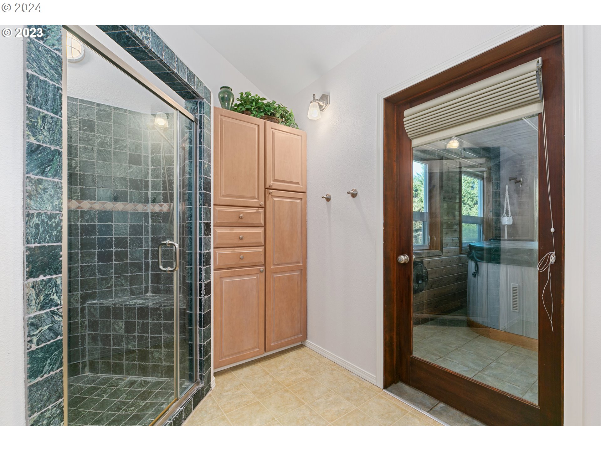 18616 Northwest 47th Avenue Ridgefield, WA 98642 - Photo 19 of 47 Bathroom, Attached