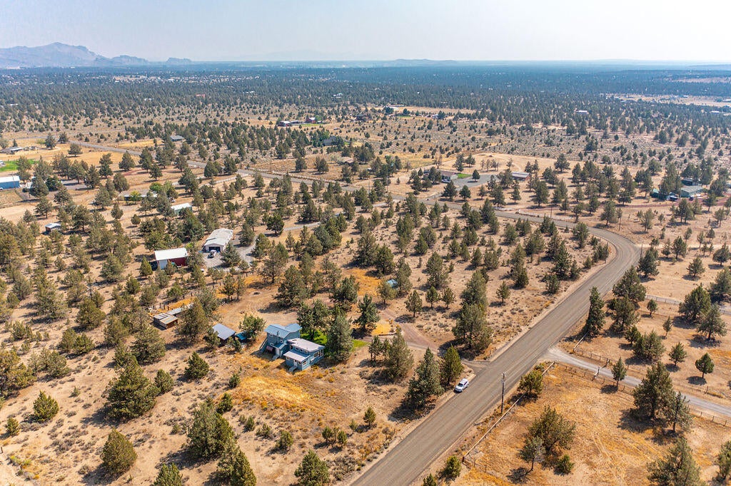 14535 Southwest Chickadee Road Terrebonne, OR 97760 - Photo 29 of 33 RileyVisuals-18