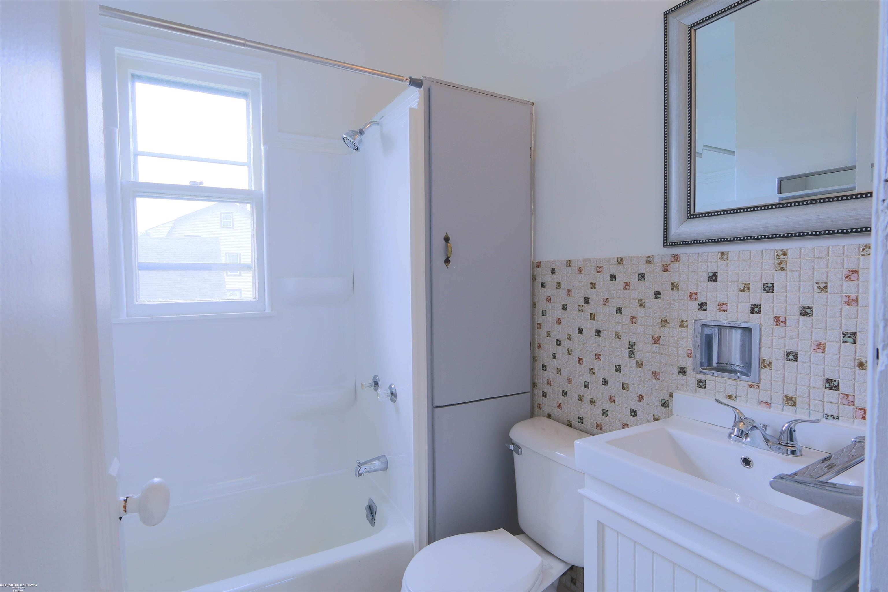 29447 Kelly Road, Unit APARTMENT A Roseville, MI 48066 - Photo 27 of 41