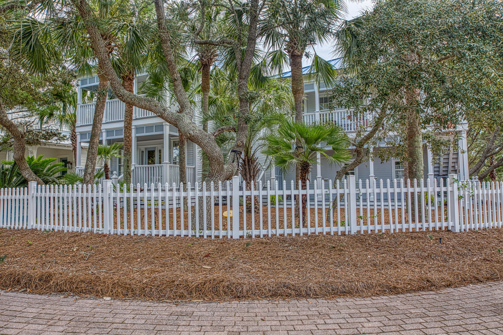 18 Draper Lane Santa Rosa Beach, FL 32459 - Photo 2 of 63 a front view of a house having yard