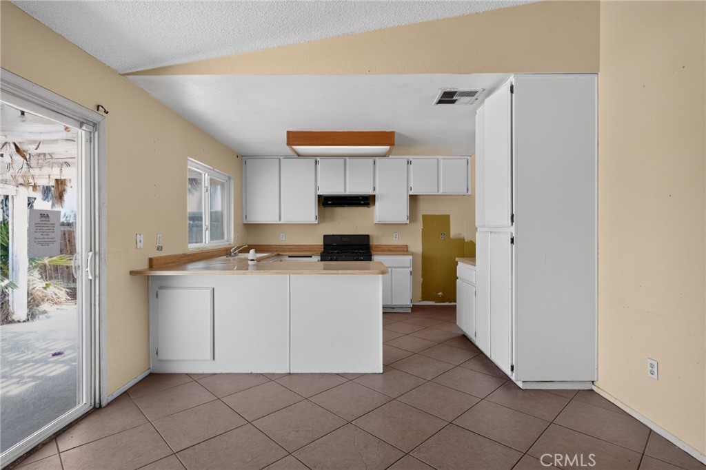 498 Serrana Road Perris, CA 92570 - Photo 10 of 29 Gallery Image 10