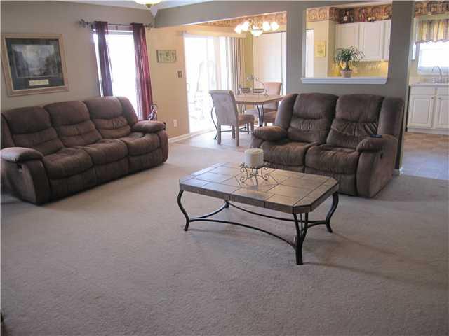 1026 Pine Ridge Way Brownsburg, IN 46112 - Photo 4 of 17 Gallery Image 4