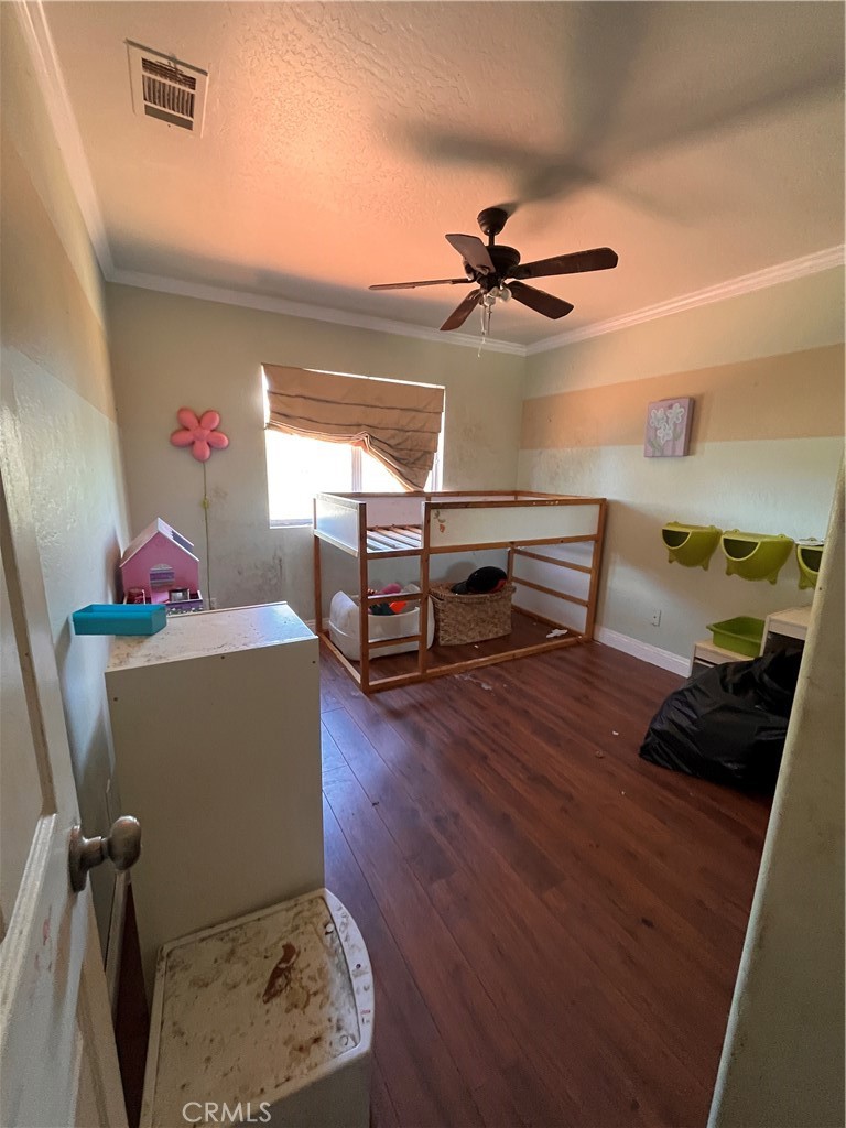 24638 Pappas Road Ramona, CA 92065 - Photo 7 of 23 a room with furniture and wooden floor